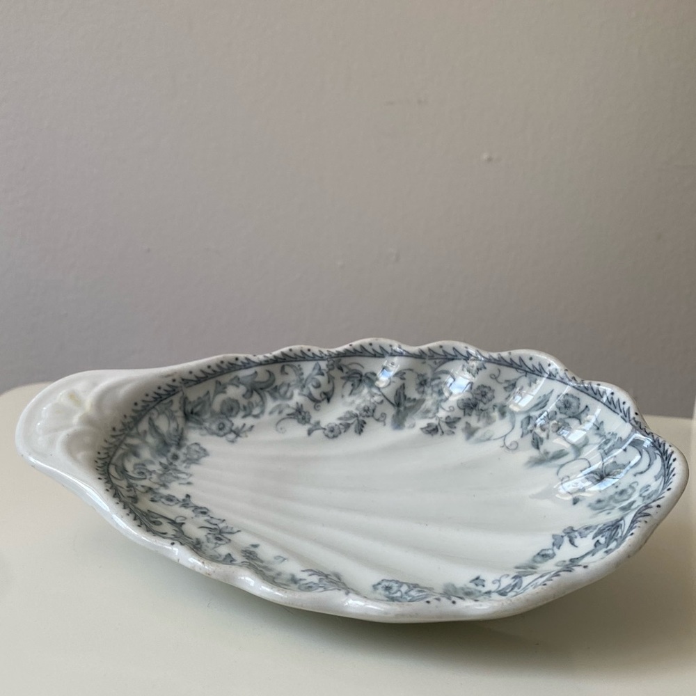 Ornate Blue Floral Shell Ceramic Dish - Picture 11 of 14